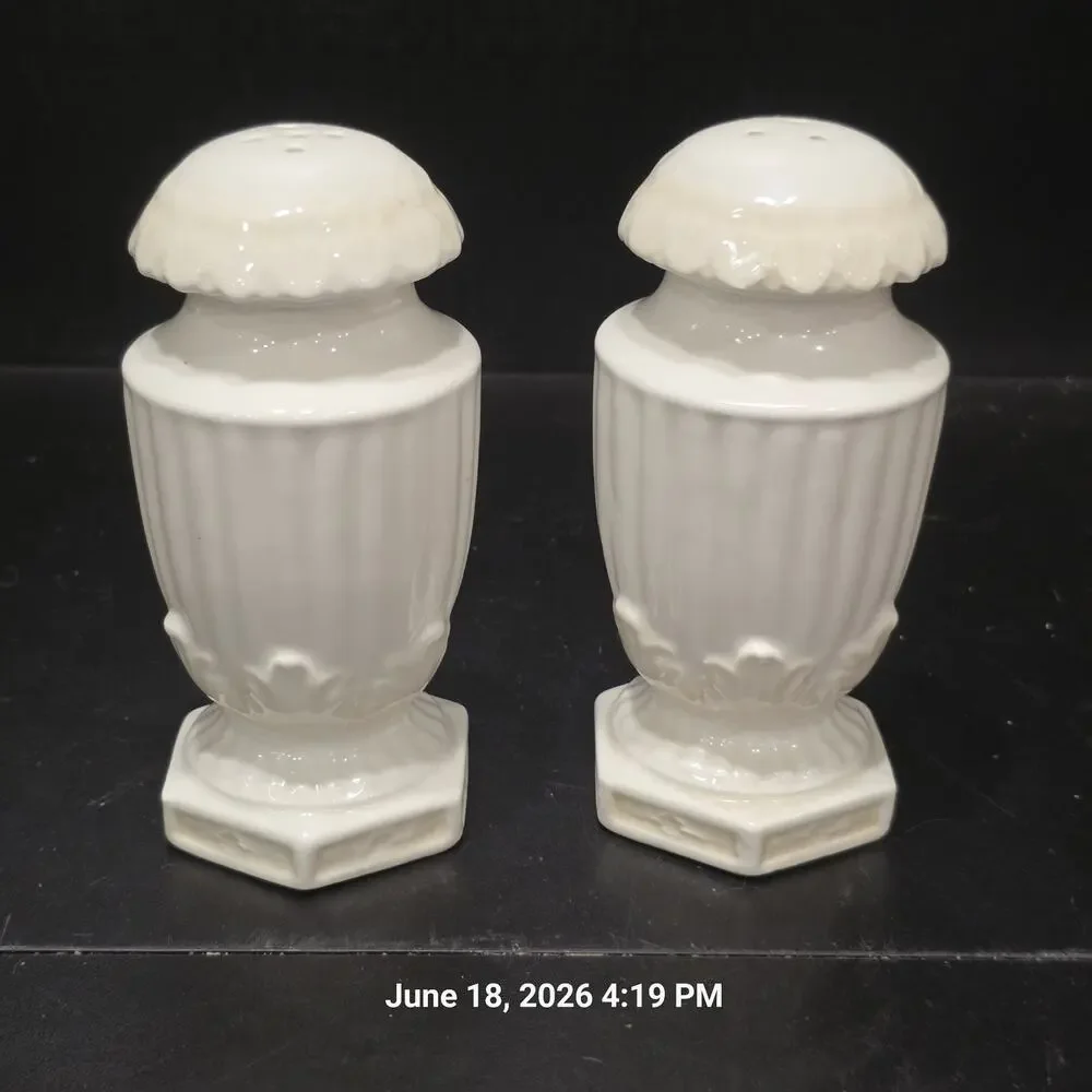 Lenox Butler's Pantry Salt Pepper Shakers Set Ivory Cream Fluted 5.25 Inch Italy